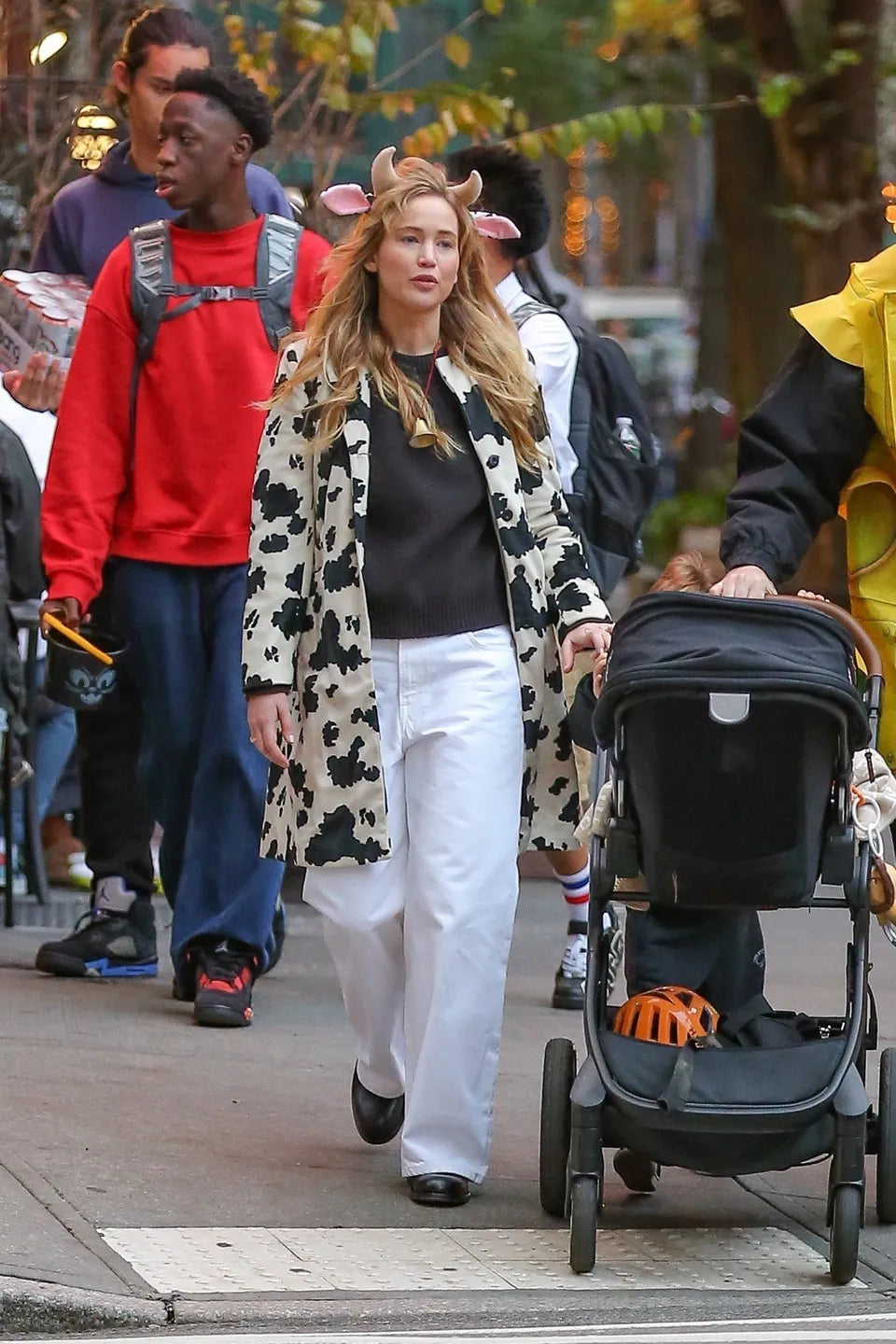 It’s a Halloween Costume, but Jennifer Lawrence Is Onto Something With Cow Print