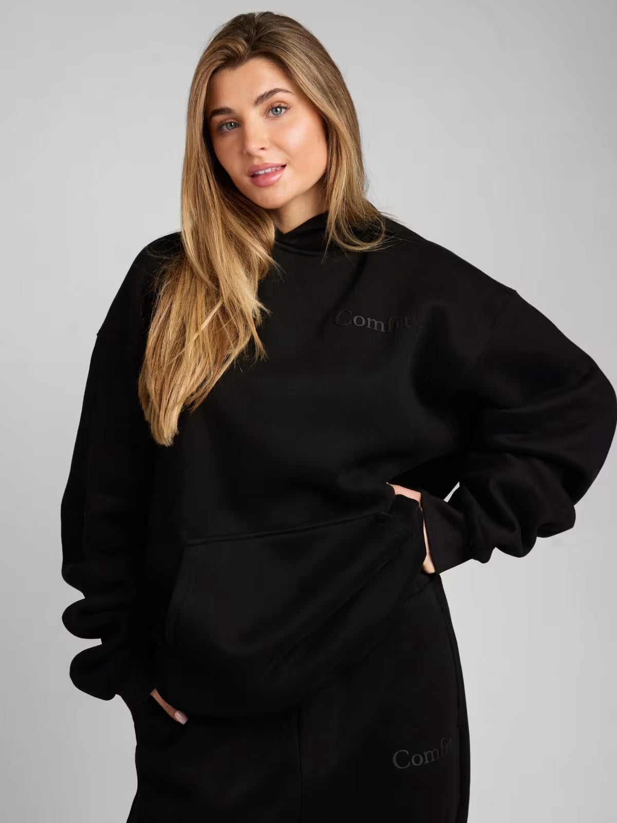 Comfrt Tops Comfrt Minimalist Hoodie In Obsidian